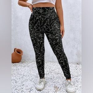 High Waist Printed Face Leggings Black White